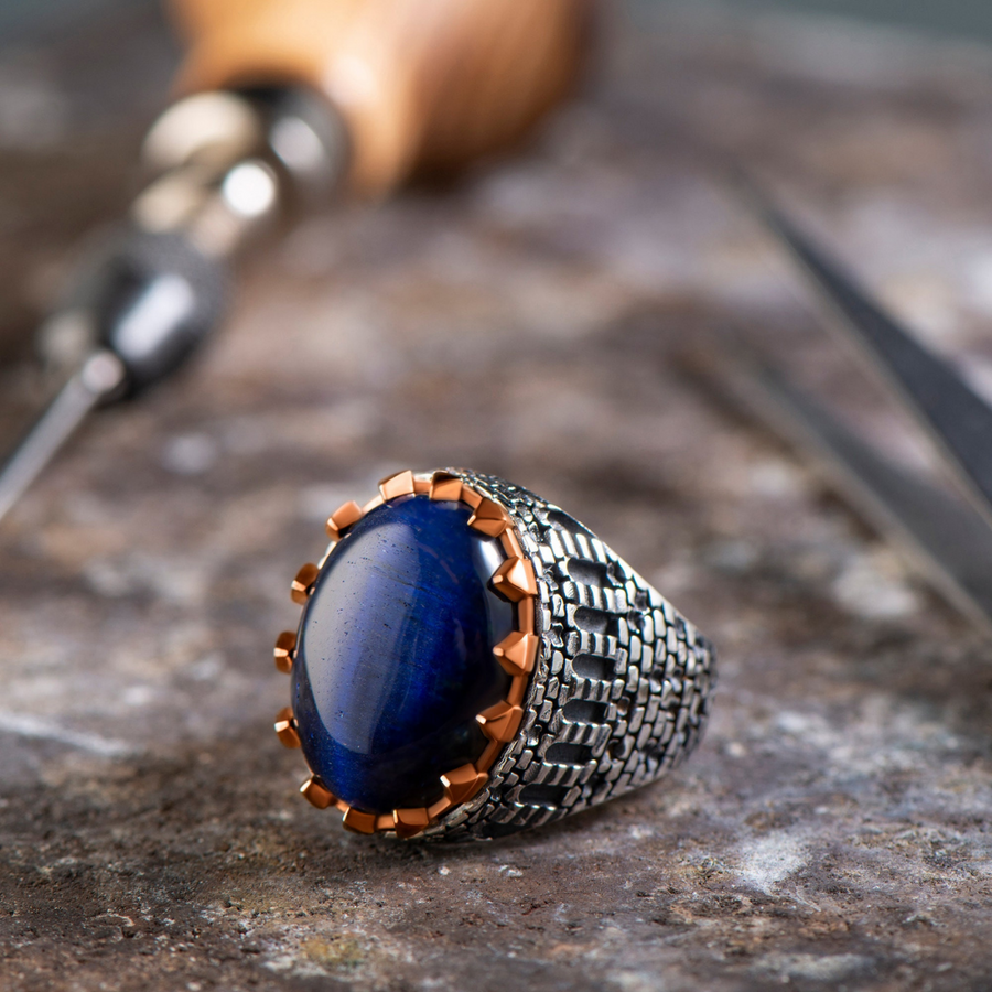 BURMESE SAPPHIRE BLUE OTTOMAN RING