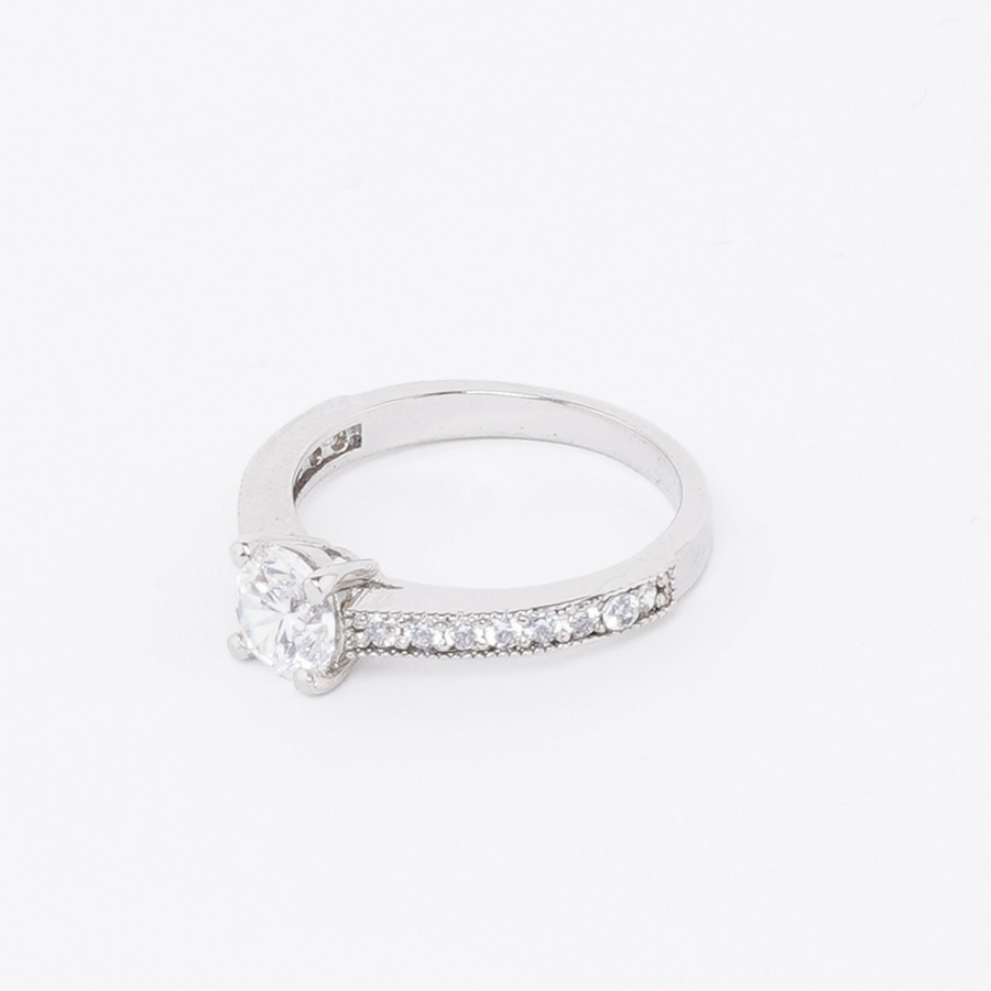 SPARKLING SOLITAIRE RING