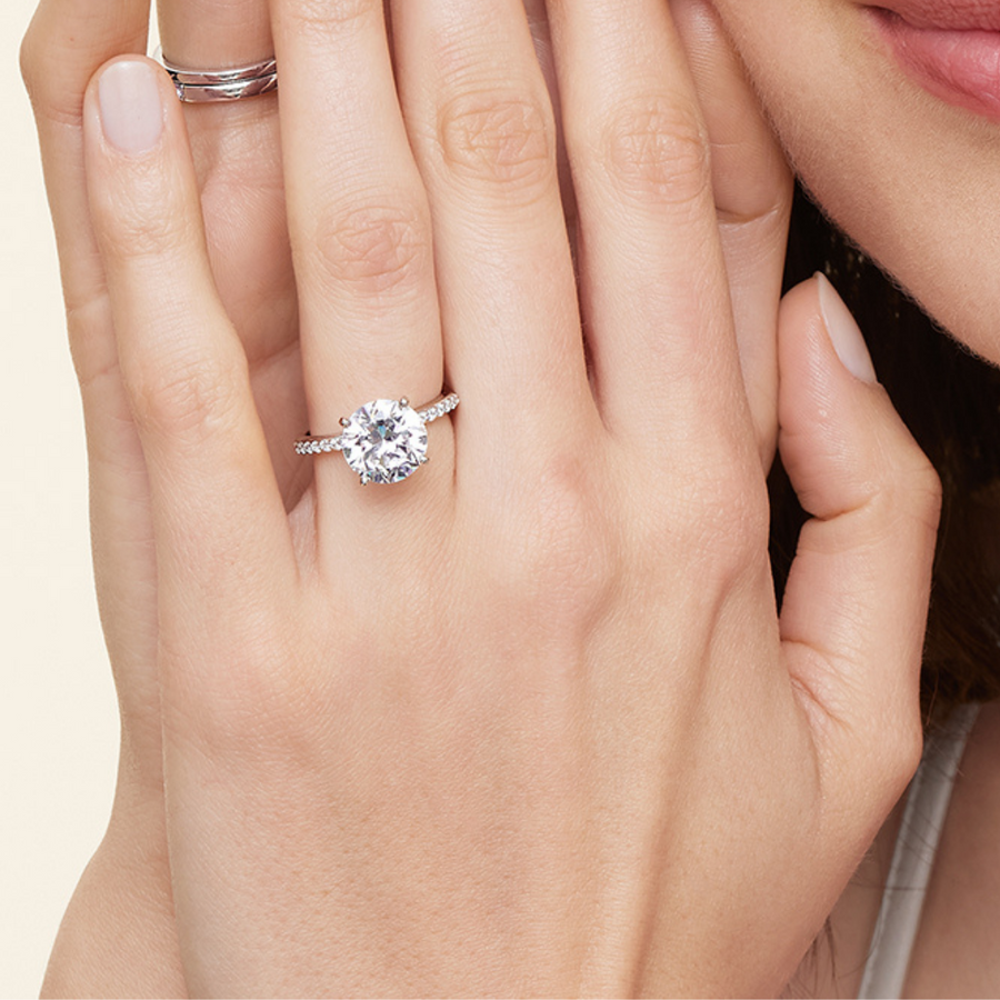 SPARKLING SOLITAIRE RING